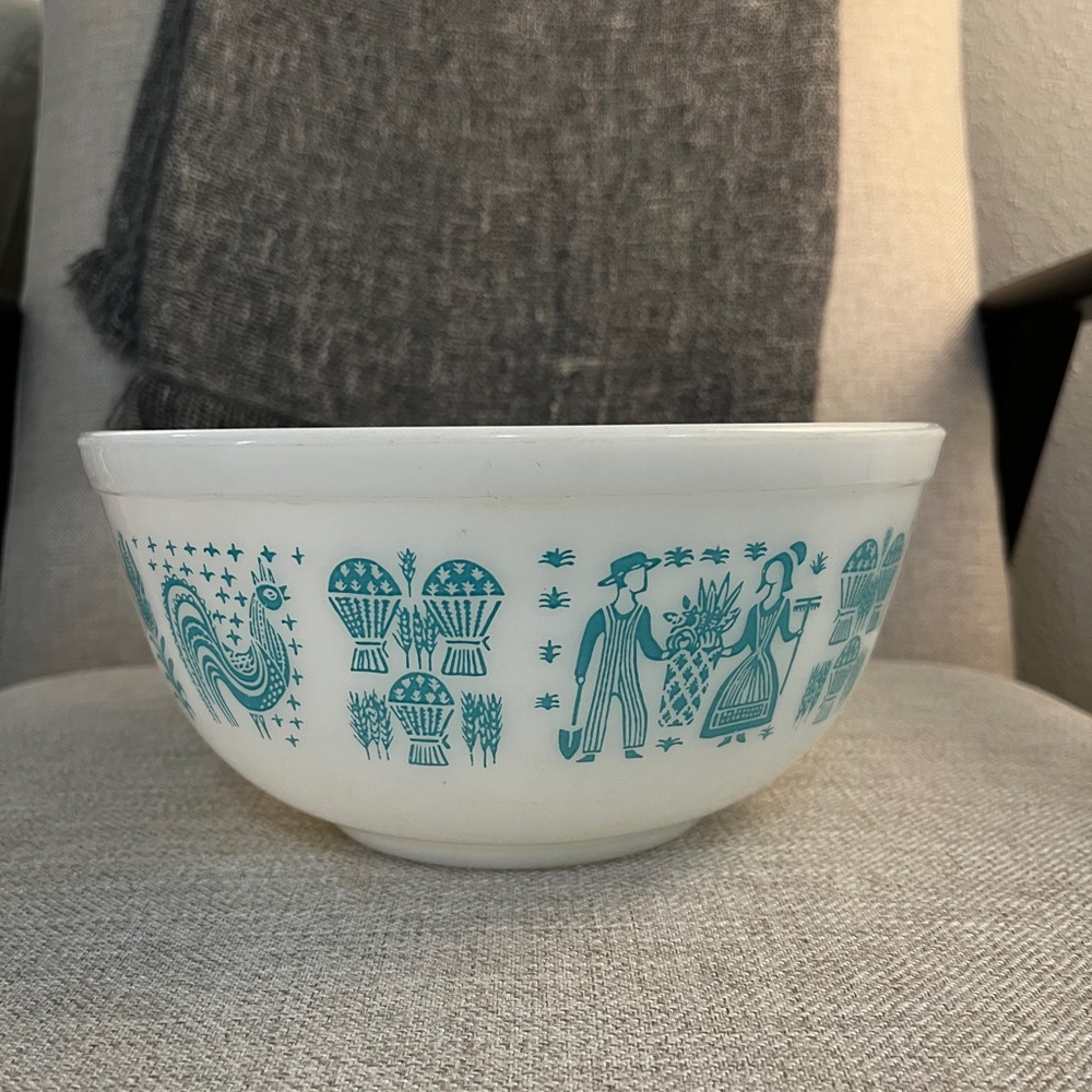 Pyrex Amish Butterprint 403 2.5 quart mixing bowl